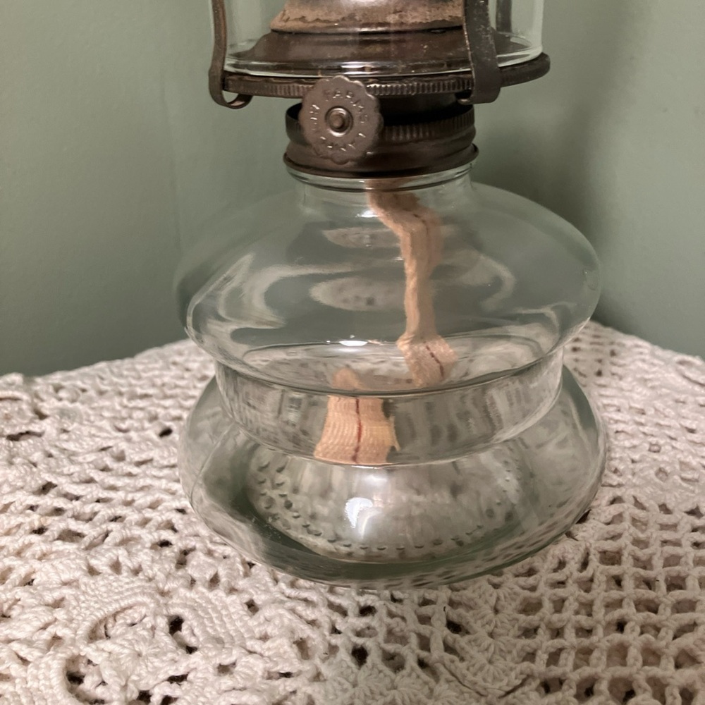 Lamplight Farms Clear Glass 14 6/8" Oil Lamp Vintage - Picture 4 of 9